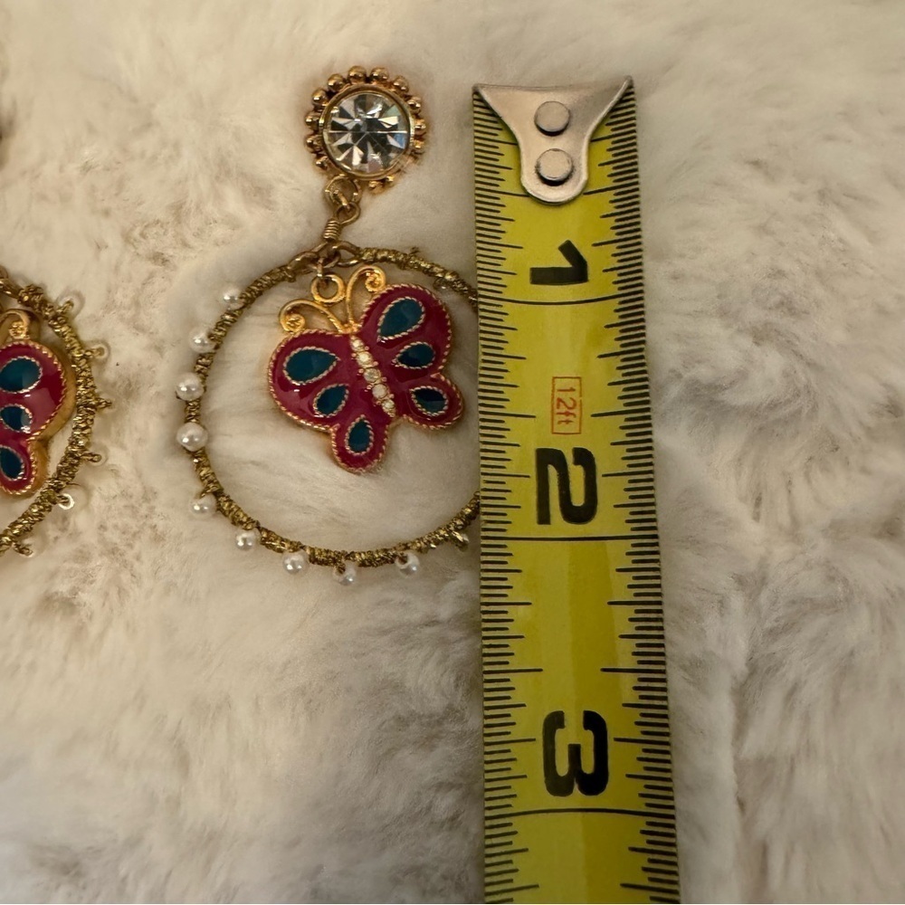 Betsy Johnson Butterfly Earrings. Gold dangling Butterflies. Pearls Pink Blue - Picture 4 of 10